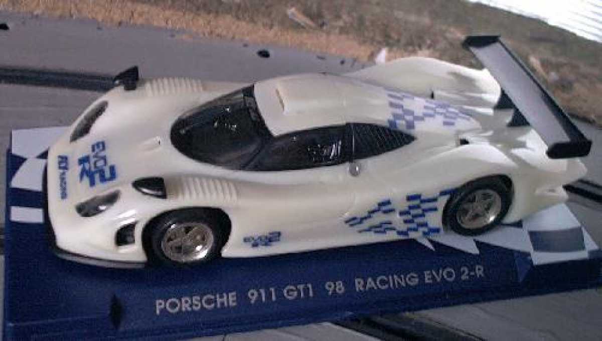 Porsche 911 GT 1-98 EVO 2 Racing-Version mit Leucht (Phospor) Effect