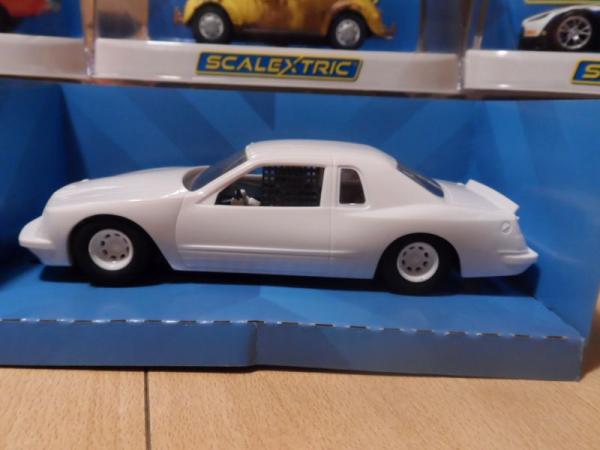 Ford Thunderbird - White Body NASCAR  Scalextric 1:32