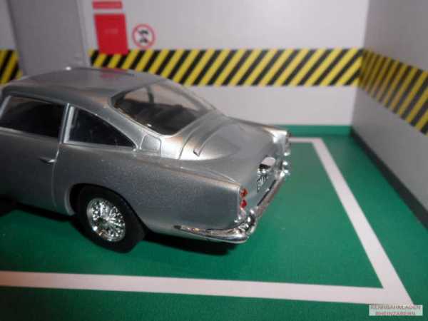 Aston Martin DB5 James Bond Goldfinger