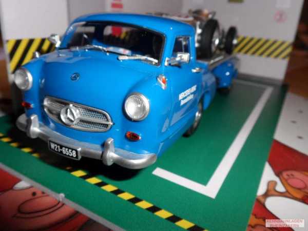 Mercedes Classic Truck "blaues Wunder" mit Mercedes W196 Premium Collection Avant Slot AVSSA2301