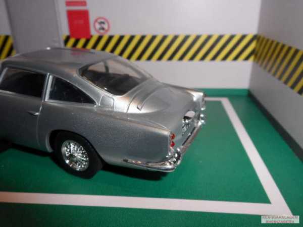 Aston Martin DB5 James Bond Goldfinger C4436 Scalextric 1:32