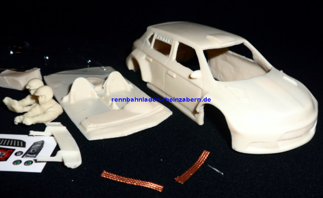 SKODA FABIA S2000  Resine Kit 1:32 mit Universal Chassis