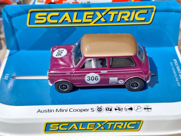 Austin Mini Cooper S Jo Polley’s Brands Hatch Mini Festival 2024 C4545 Scalextric 1:32