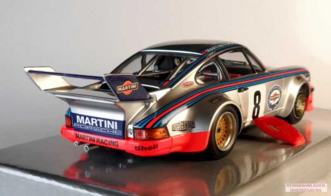 Porsche 934 Martini Design #8 mit großem Heckspoiler RS-0289 Revo Slot 1:32