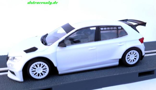 Skoda Fabia RS Rally2 in weiss SCX Modell exclucis mit Slot.it Fahrwerk/Motor/Achsen und Rägern SCX Classic 1:32