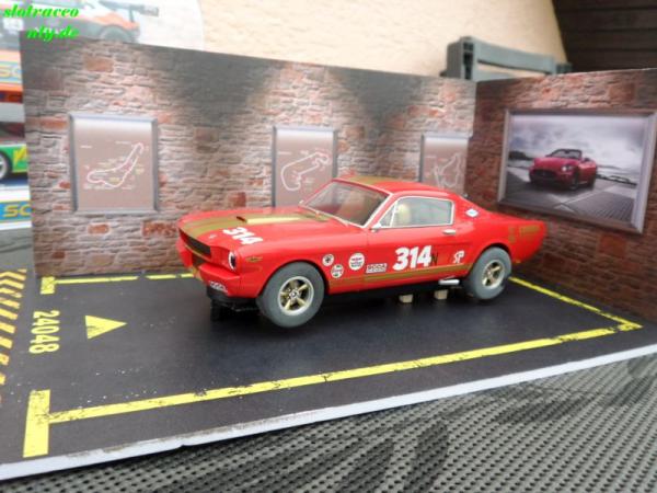 Shelby Mustang GT350H #314 Red & Gold Scalextric 1:32 C4658 