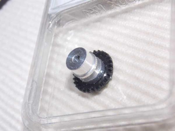 Kronzahnrad 27Z für Achse 2,4mm Teamslot 1:32