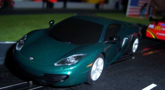 McLaren MP4-12C grün