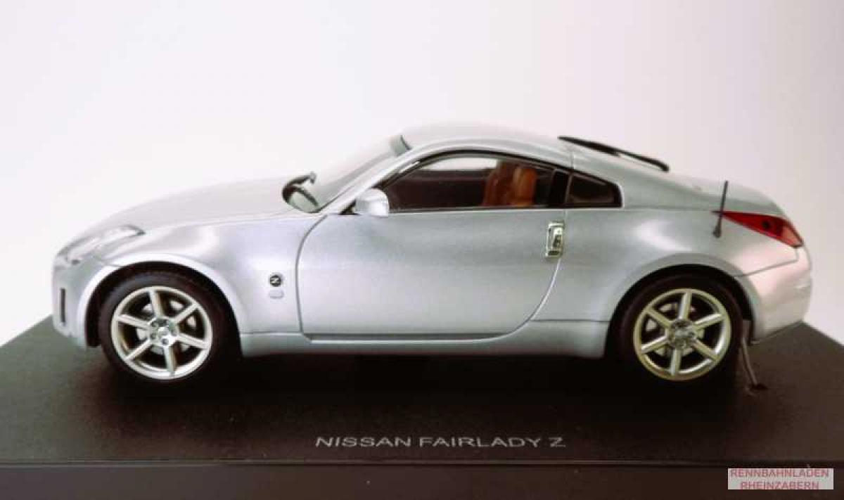 Nissan Fairlady Z diamond silver metallic AutoArt 1:32 13041