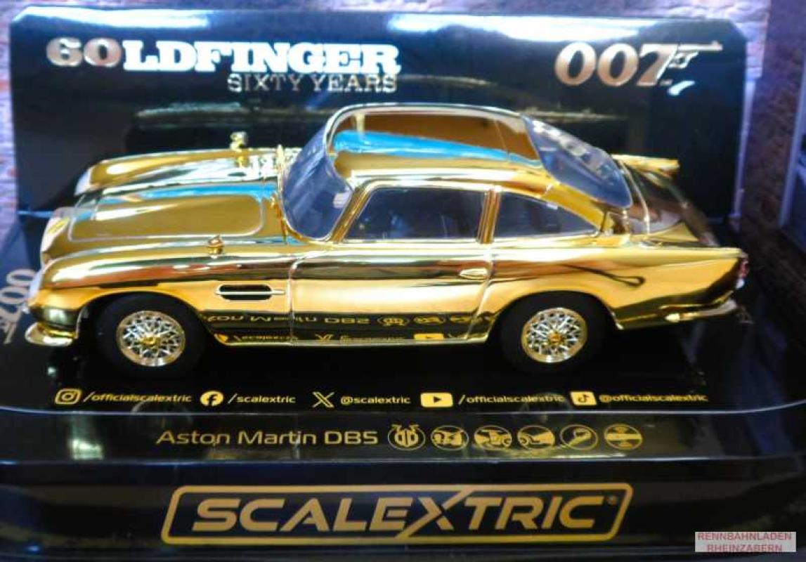 Aston Martin DB5 James Bond 'Goldfinger' - Gold Edition C4550A