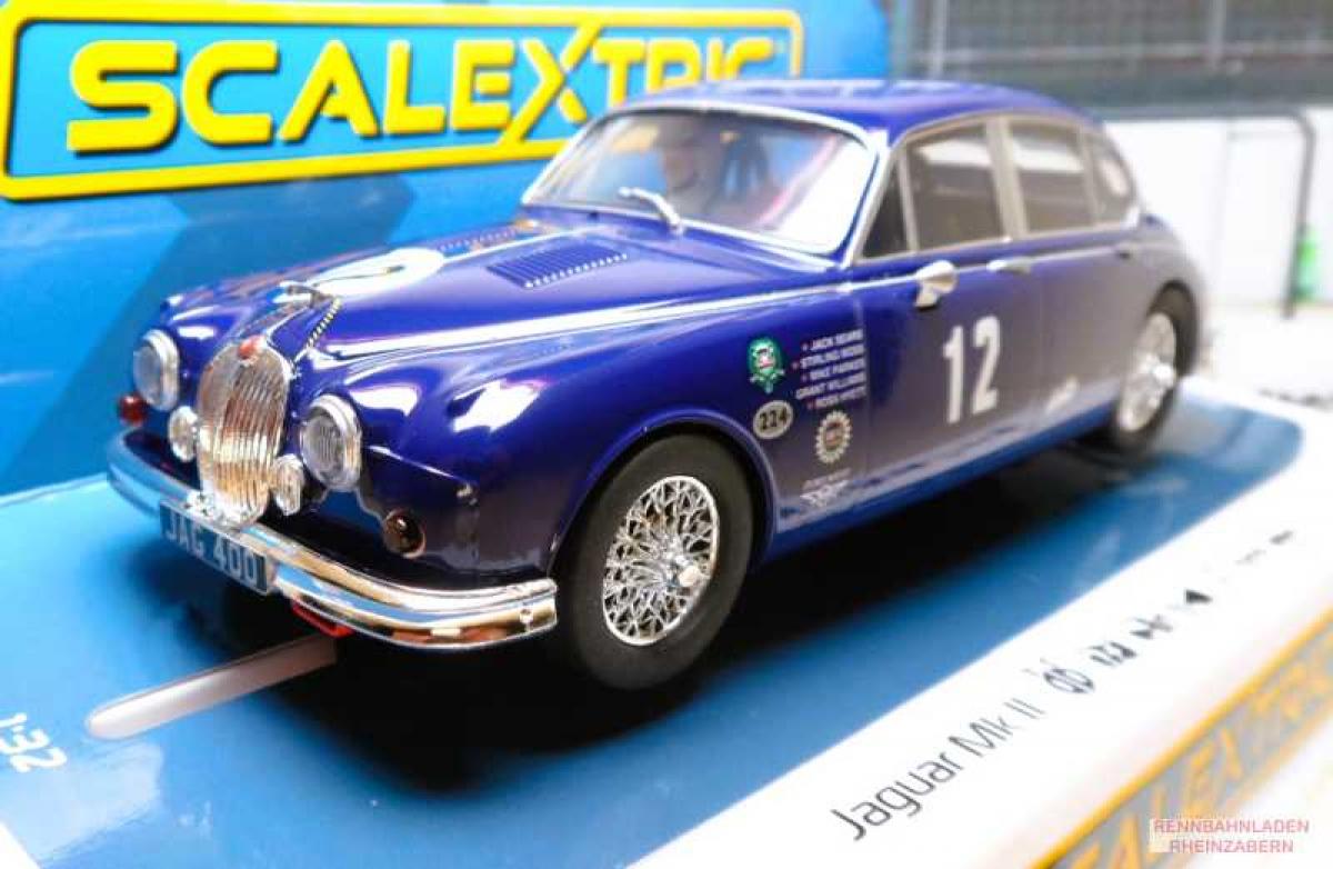 Jaguar MK2 - Grant Williams Racing Scalextric 1:32 C4596 High Detailed Body, Front / Rear Lighting, DPR (Scalextric Digital / Carrera Digital 132 vorbereitet), Magnatraction,  #1