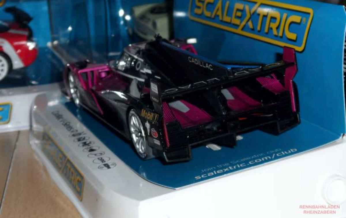 Cadillac V-Series R #01 pink