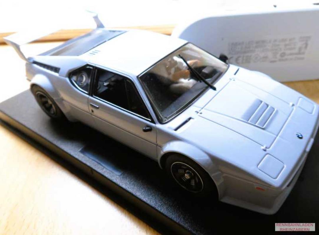 BMW M1 Fly Club Edition 2021 1:32 Fly Car Model FC2021 mit Tasse