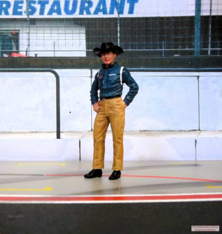 Teamleiter Carrol mit Hut  Le Mans Miniaturen 1:32