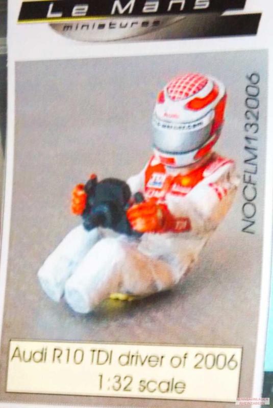 Modellfigur 1:32 Bausatz Rennfahrer  modern sitzend High Detail Resin m.Beklebungssatz Le Mans Miniatures 1:32