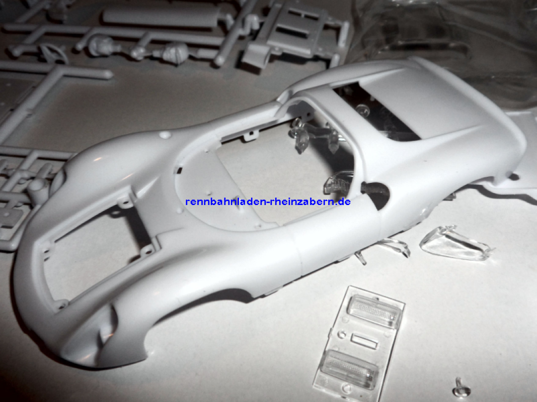 Karosserie Bausatz MRRC 910 White Kit Kunststoff incl. Zubehör. #1