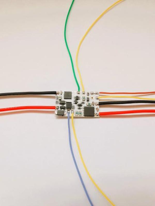 MPL Digital Decoder QX2021 Rev.3 12-18,5V DC inkl. IR-Diode bereits angelötete Kabel 