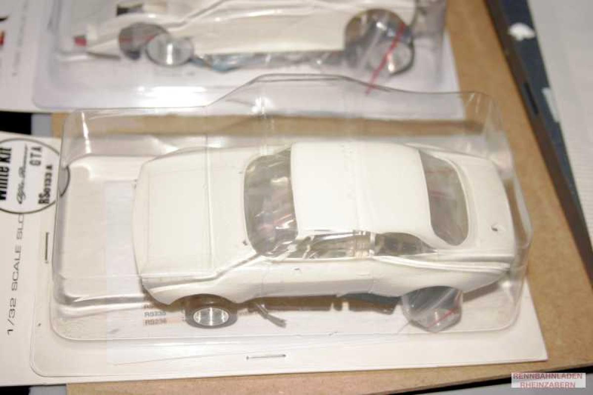Giulia GTA white Kit RevoSlot 1/32