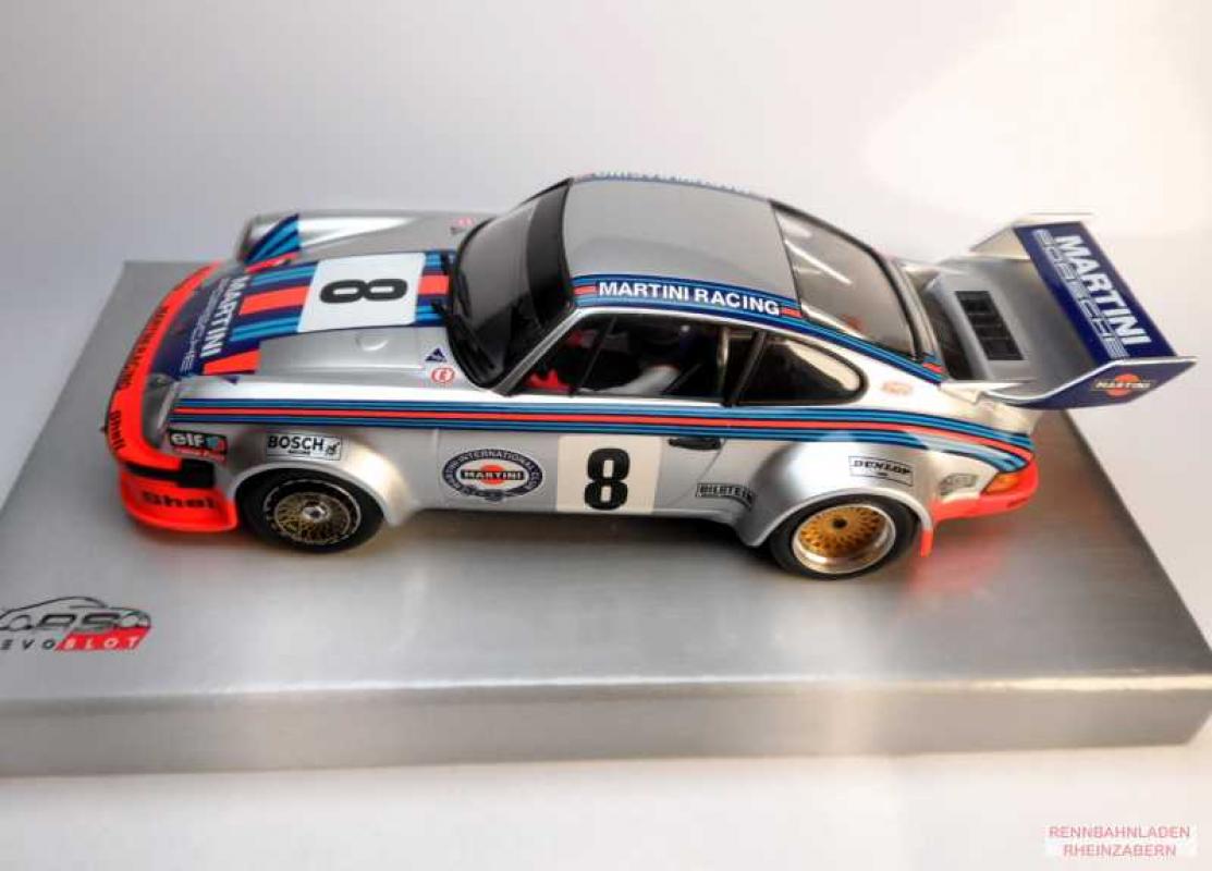 Porsche 934 Martini Design #8 mit großem Heckspoiler RS-0289 Revo Slot 1:32