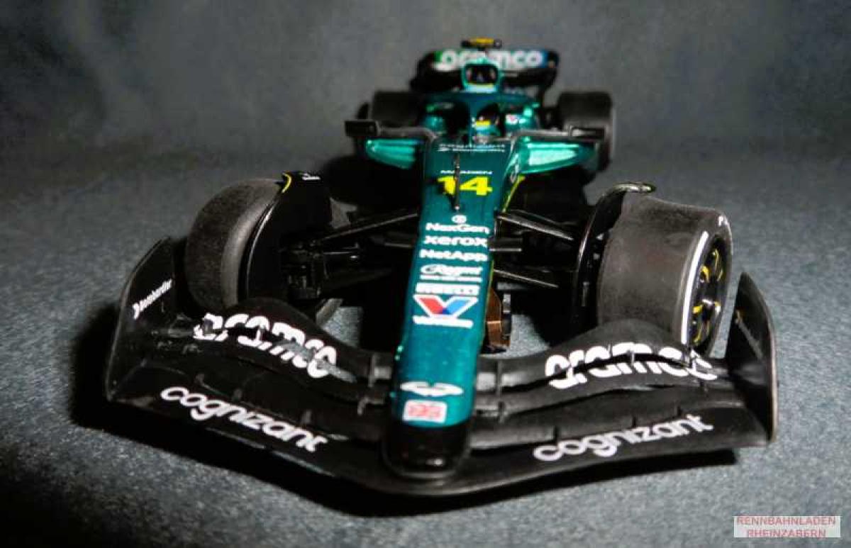 Aston Martin AMR25 #14 Fernando Alonso 2025 Formel 1 SCXClassic1:32