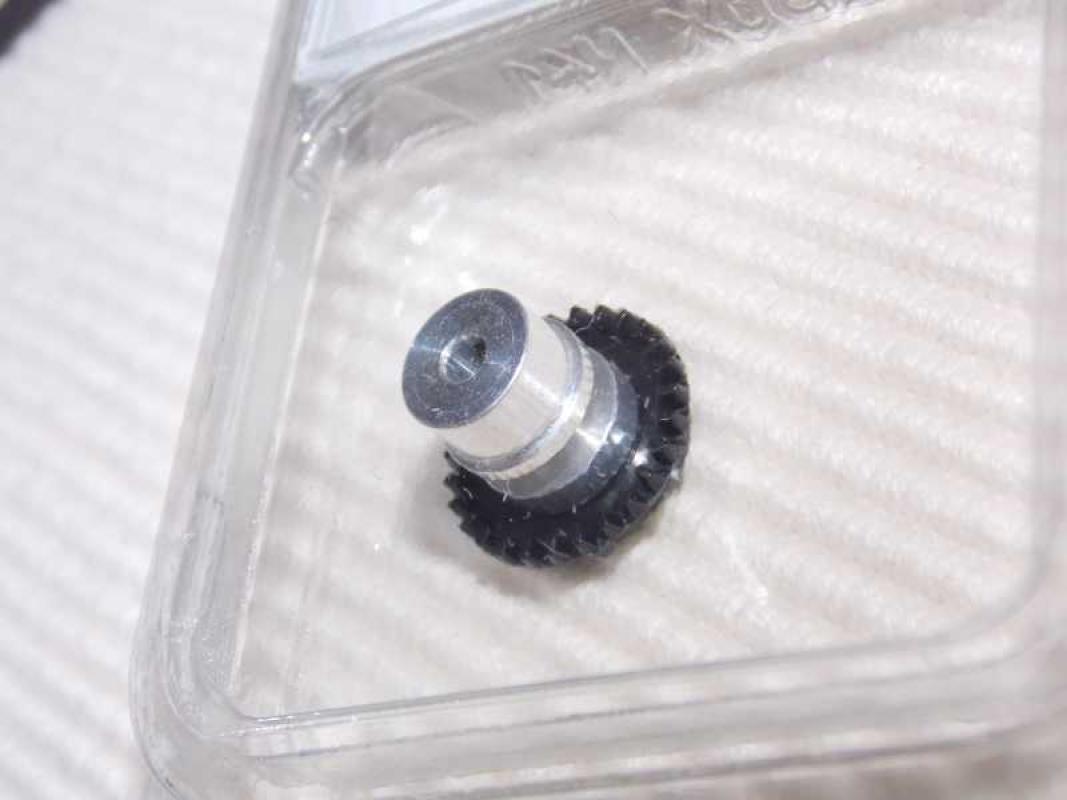 Kronzahnrad 27Z für Achse 2,4mm Teamslot 1:32