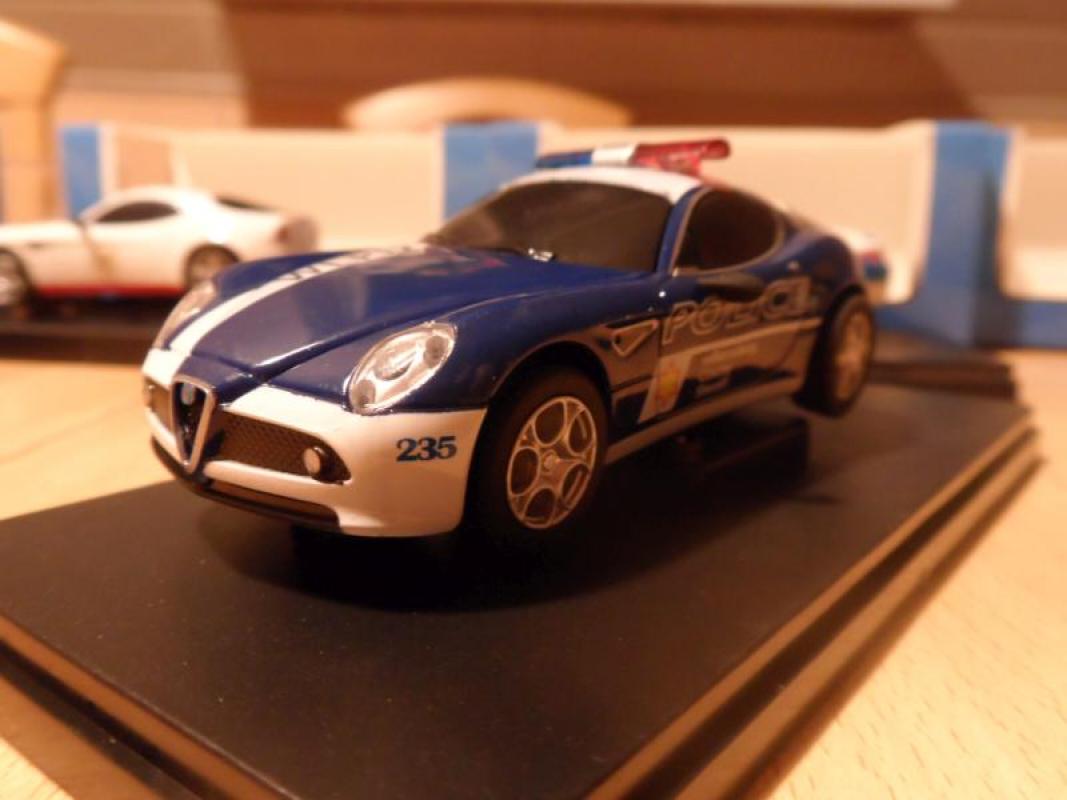 Alfa Romeo 8C Policecar im Maßstab 1:43