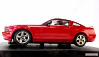 Ford Mustang GT 2005 rot  metallic AutoArt 1:32 13052