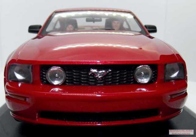  AutoArt Ford Mustang GT 2005 (RED FIRE)