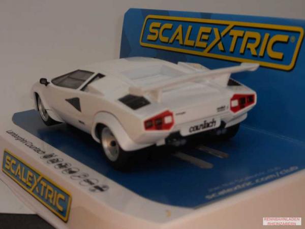 Lamborghini Countach - White C4336 Scalextric 1:32