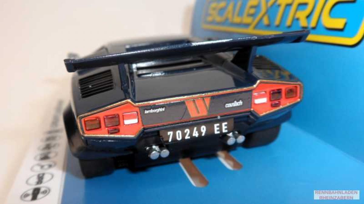 Lamborghini Countach Walter Wolf Blue + Gold Scalextric C4411 1:32